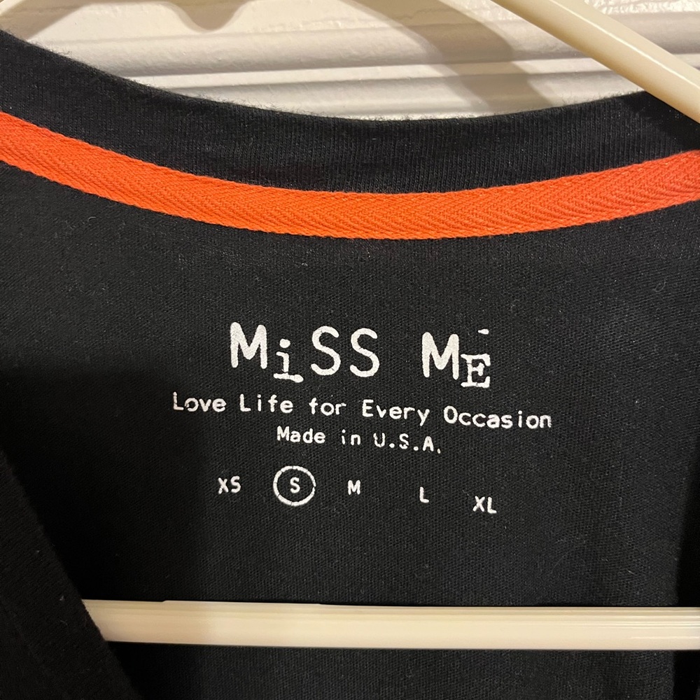 Miss Me Black Tee with Red Heart - I love Miss Me - Picture 6 of 9